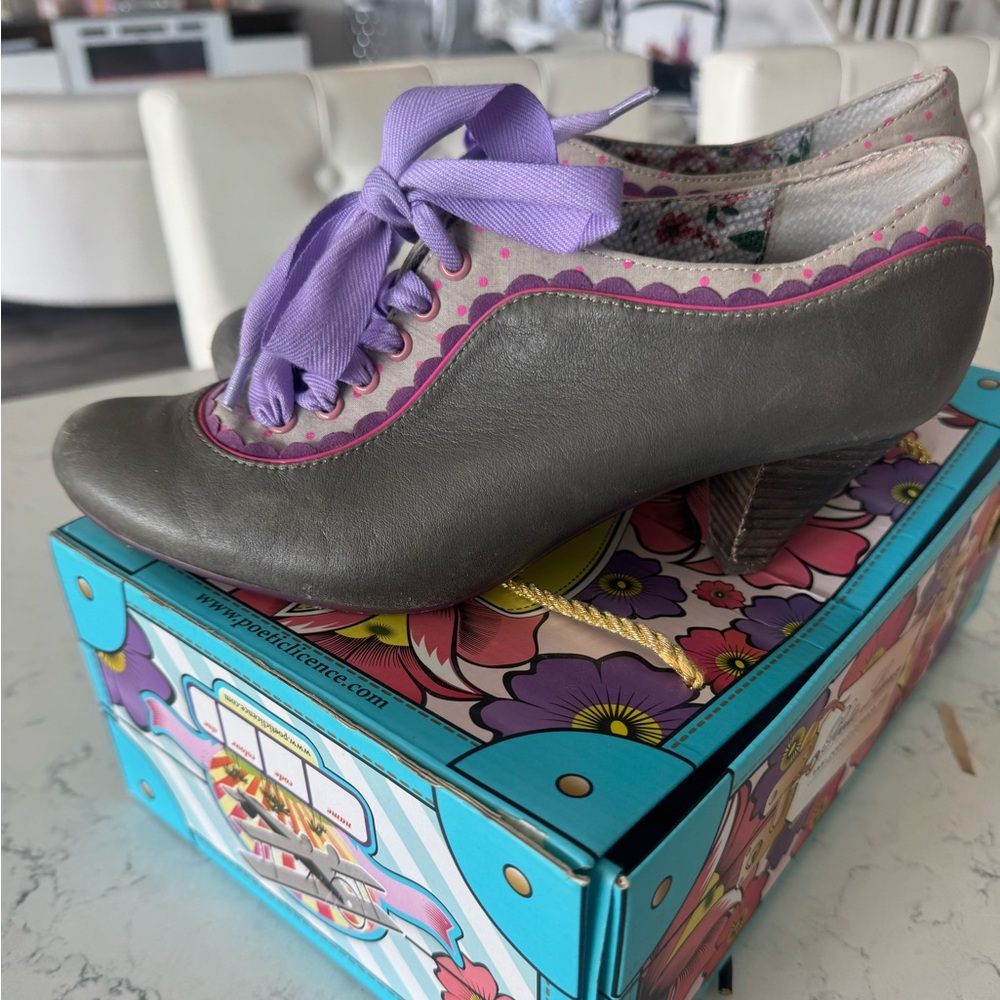 Boho Shoe come with box